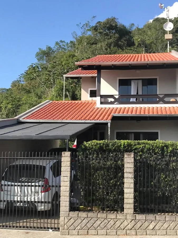 Estúdio privado próximo à Blumenau Gaspar Quarto em Acomodações Particulares